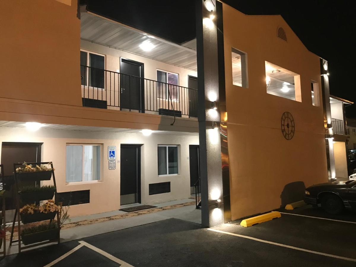 The Carasaljo Lakewood Exterior foto